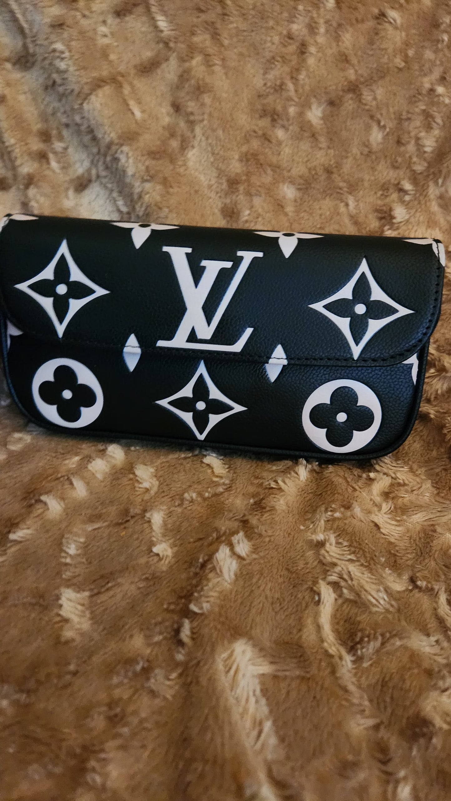 LV clutch/ crossbody