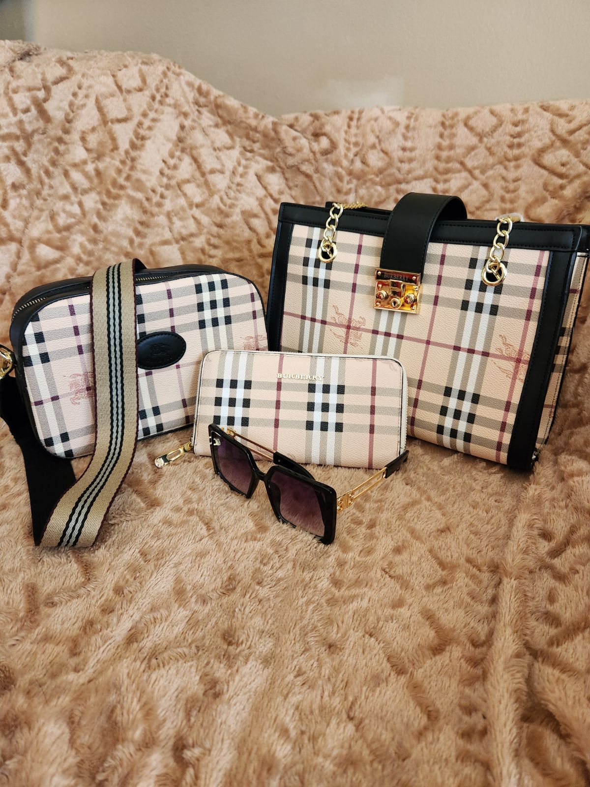 Burberry 4 in 1